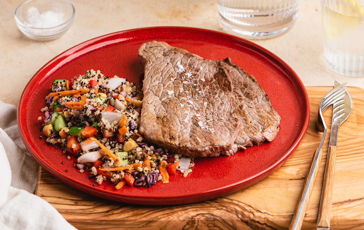 Filete de ternera con ensalada fresca de quinua