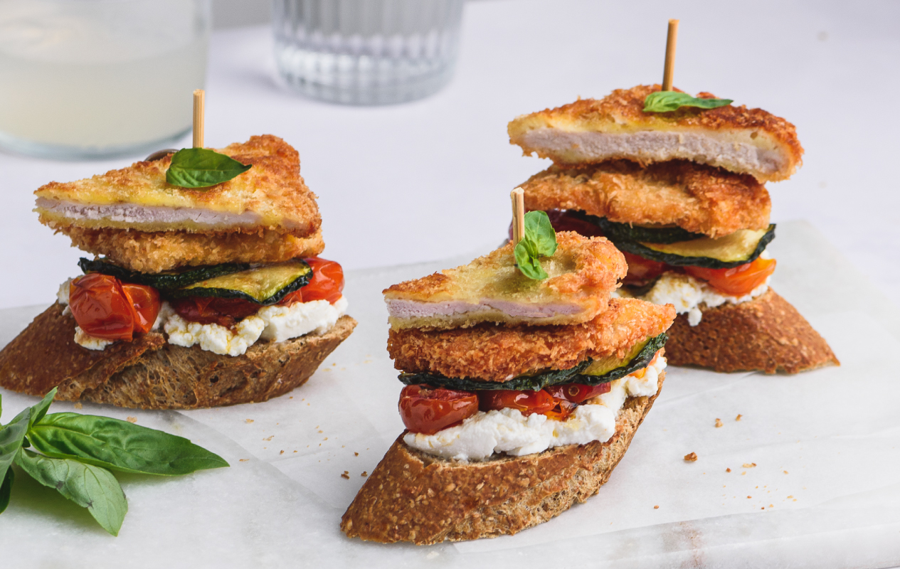 Pinchos de milanesa de cerdo