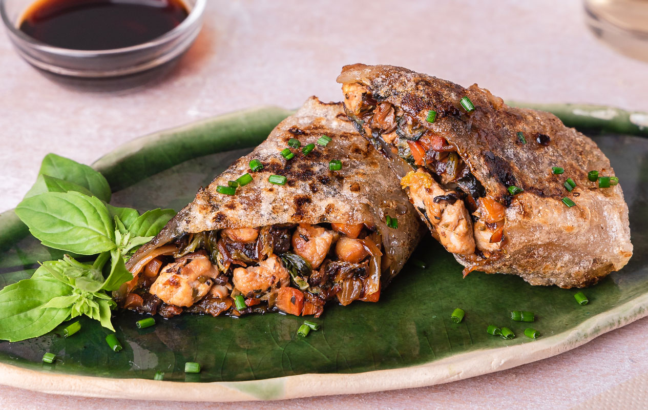 Rollitos de arroz con cerdo y verduras