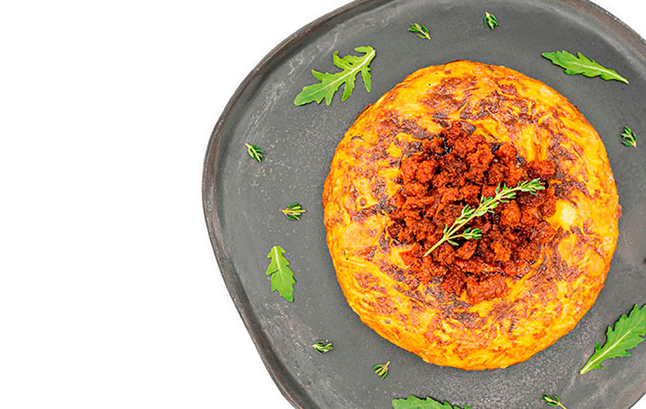 Tortilla de boniato con sobrasada, setas y tomillo